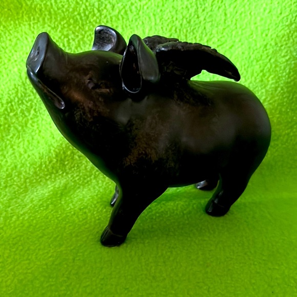 Resin Flying Winged Pig Figurine - Picture 2 of 7